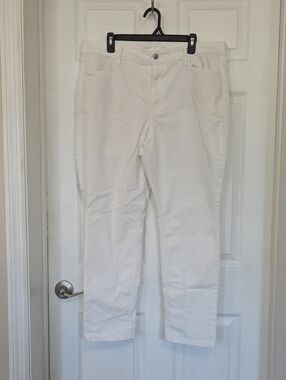Old Navy Wow Straight Leg Jeans